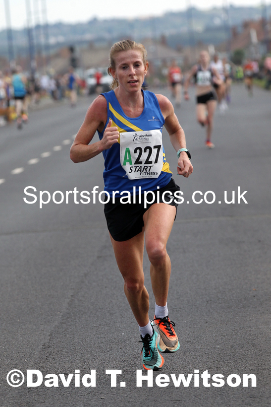 Senior womens 4 stage relay, 2021 Northern 6 and 4 Stage and Young Athletes Road Relays, Redcar. Photo: David T. Hewitson/Sports for All Pics